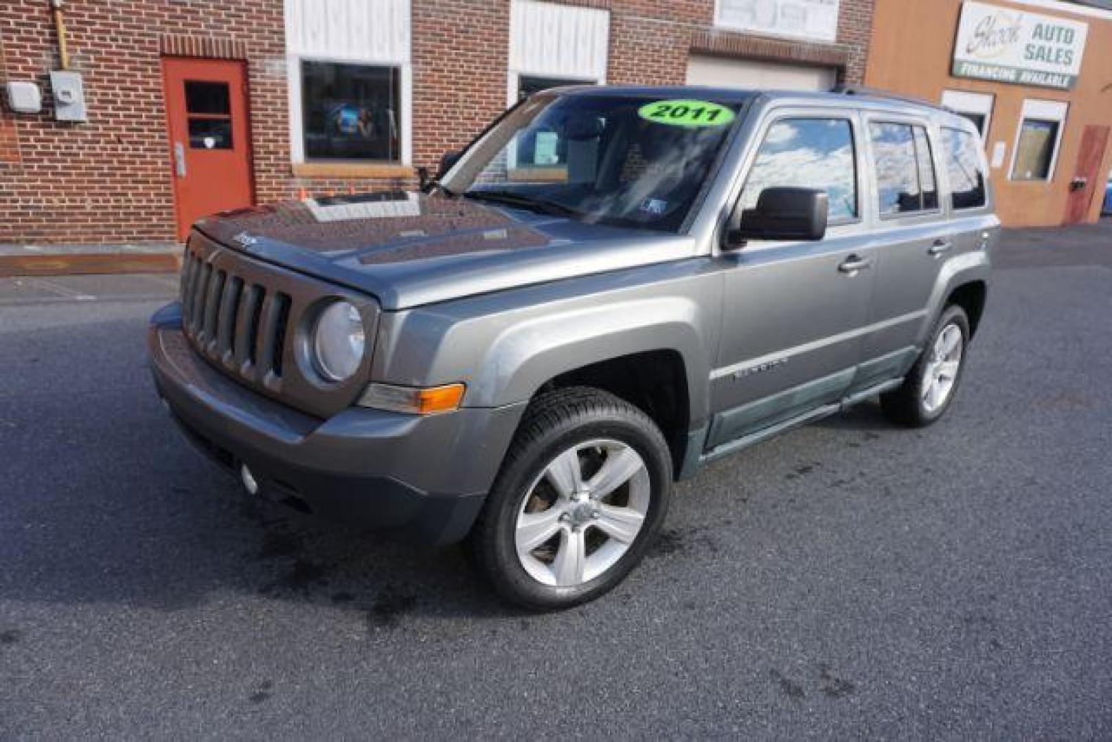 2011 Bright Silver Metall /Dark Slate Gray Clot Jeep Patriot 4WD (1J4NF1GB9BD) with an 2.4L L4 DOHC 16V engine, located at 312 Centre Ave, Schuylkill Haven, PA, 17972, (570) 593-5278, 40.638130, -76.177383 - Photo#3