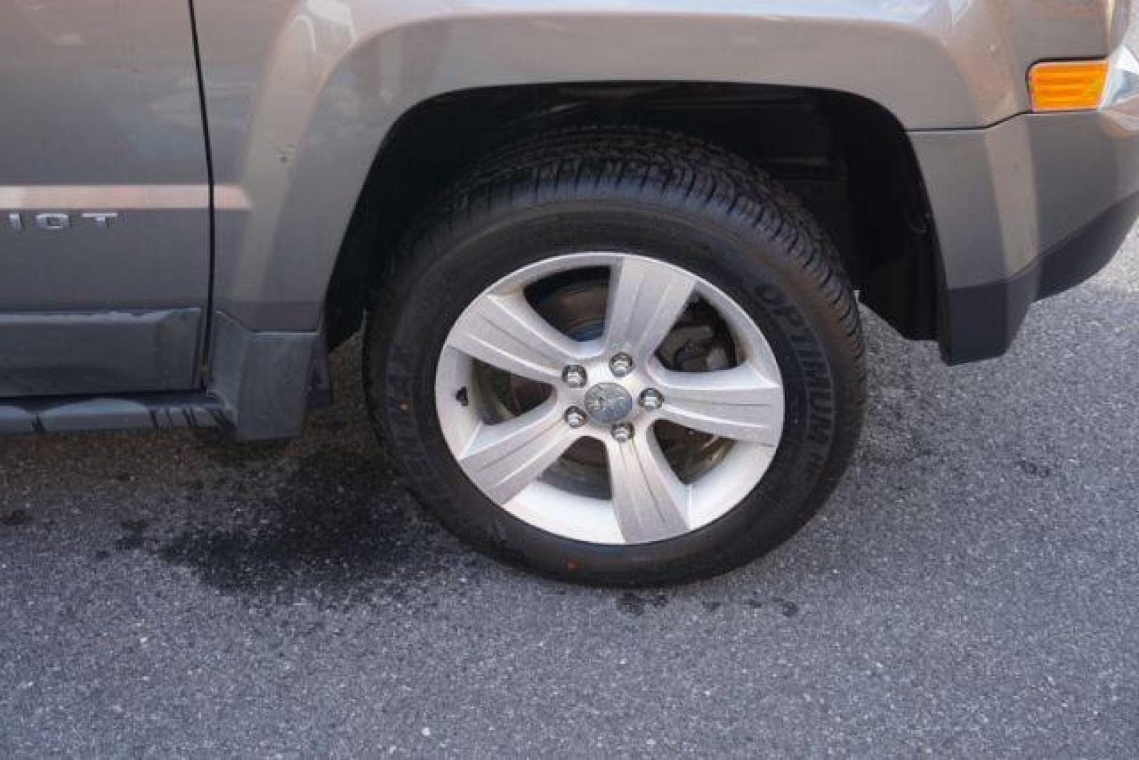 2011 Bright Silver Metall /Dark Slate Gray Clot Jeep Patriot 4WD (1J4NF1GB9BD) with an 2.4L L4 DOHC 16V engine, located at 312 Centre Ave, Schuylkill Haven, PA, 17972, (570) 593-5278, 40.638130, -76.177383 - Photo#18