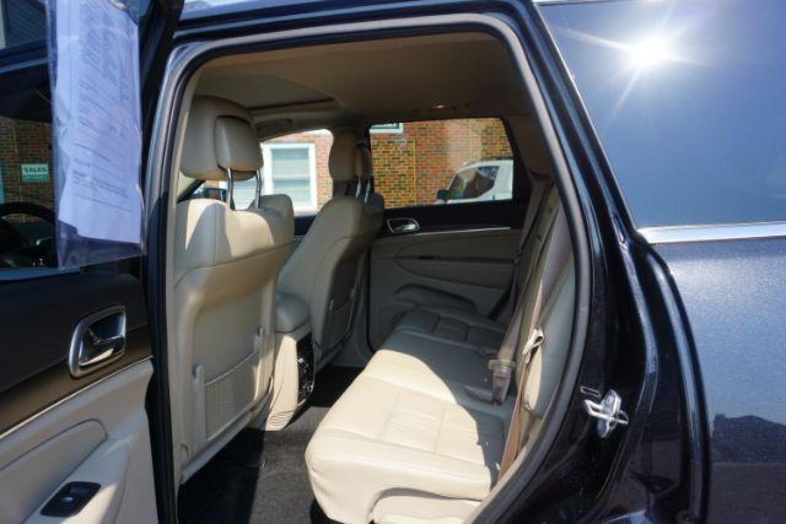 2015 Brilliant Black Crystal P /Light Frost Beige/Black Jeep Grand Cherokee Limited 4WD (1C4RJFBG2FC) with an 3.6L V6 DOHC 24V engine, 8-Speed Automatic transmission, located at 312 Centre Ave, Schuylkill Haven, PA, 17972, (570) 593-5278, 40.638130, -76.177383 - collision avoidance, HID headlamps, lane departure warning, navigation system, power sunroof, back up camera - Photo#33