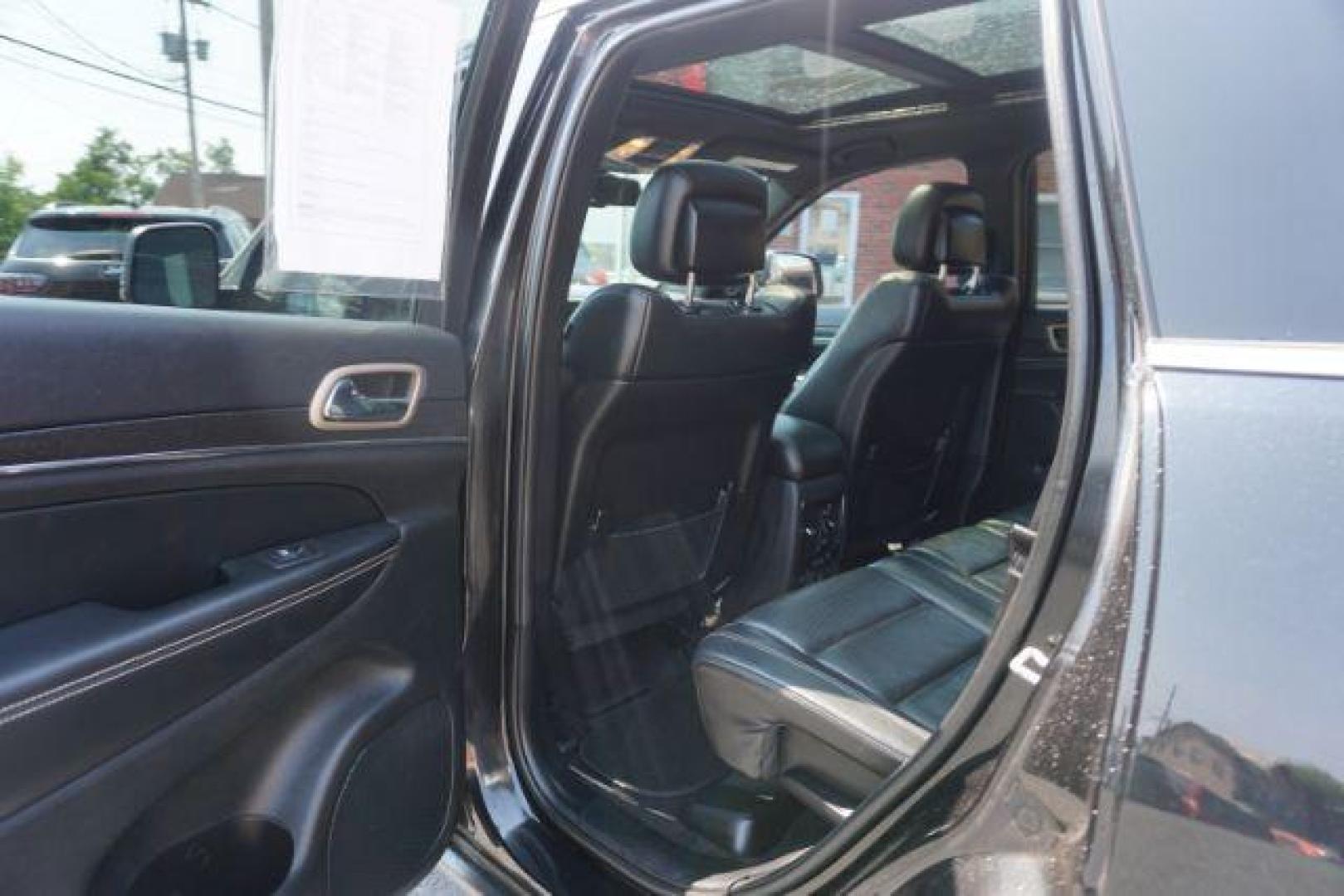 2015 Brilliant Black Crystal P /Black Jeep Grand Cherokee Limited 4WD (1C4RJFBG6FC) with an 3.6L V6 DOHC 24V engine, 8-Speed Automatic transmission, located at 312 Centre Ave, Schuylkill Haven, PA, 17972, (570) 593-5278, 40.638130, -76.177383 - adaptive cruise control, advanced technology pkg, back up camera, blind spot monitor, collision avoidance system, cooled front seats, HID headlamps, heated front seats, leather seats, navigation system, power liftgate, power sunroof, rear parking sensors, towing pkg, universal garage door opener - Photo#32