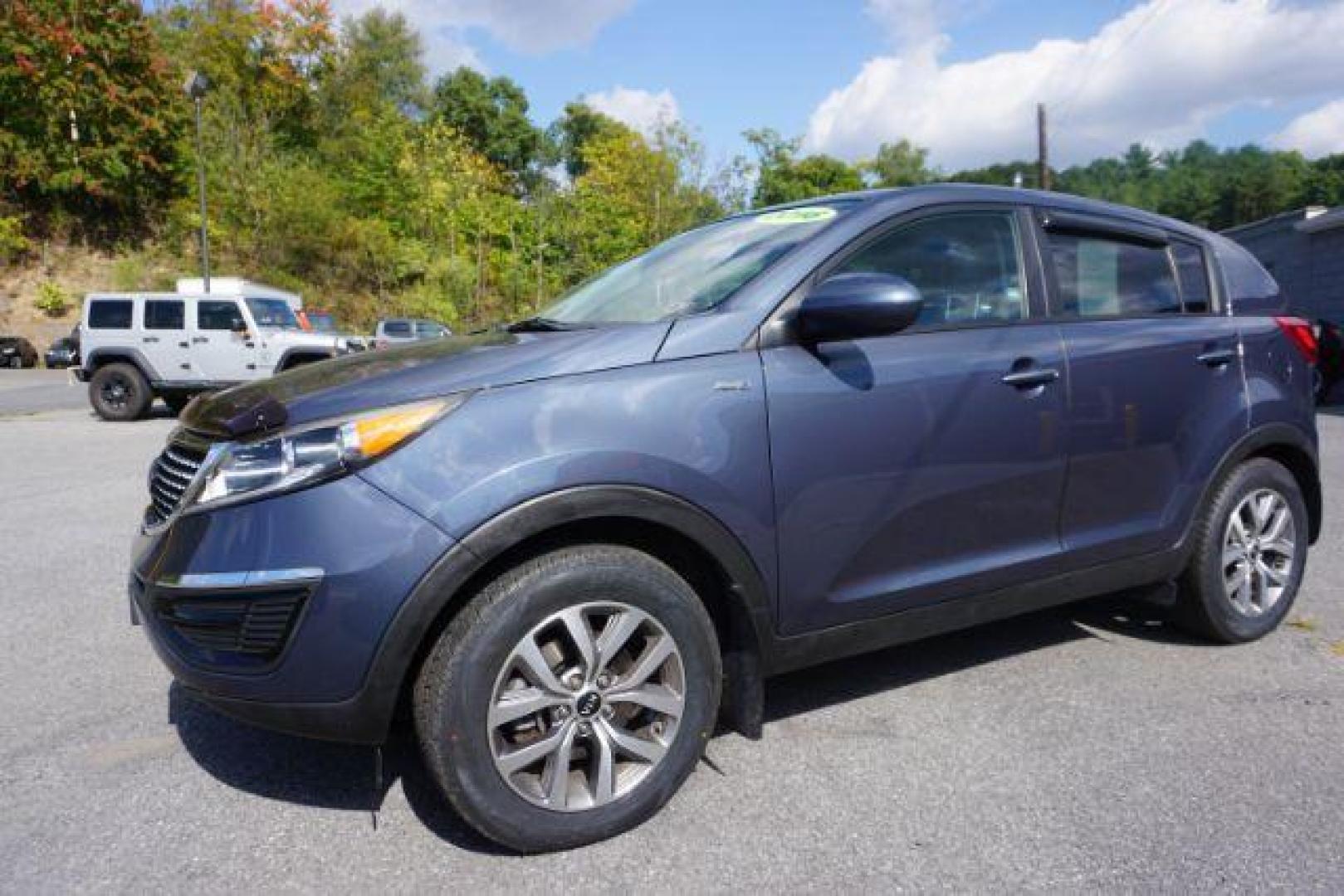 2016 Twilight Blue /Black, cloth Kia Sportage LX AWD (KNDPBCAC8G7) with an 2.4L V6 DOHC 24V engine, 6-Speed Automatic transmission, located at 312 Centre Ave, Schuylkill Haven, PA, 17972, (570) 593-5278, 40.638130, -76.177383 - remote engine starter, towing camper pkg - Photo#9