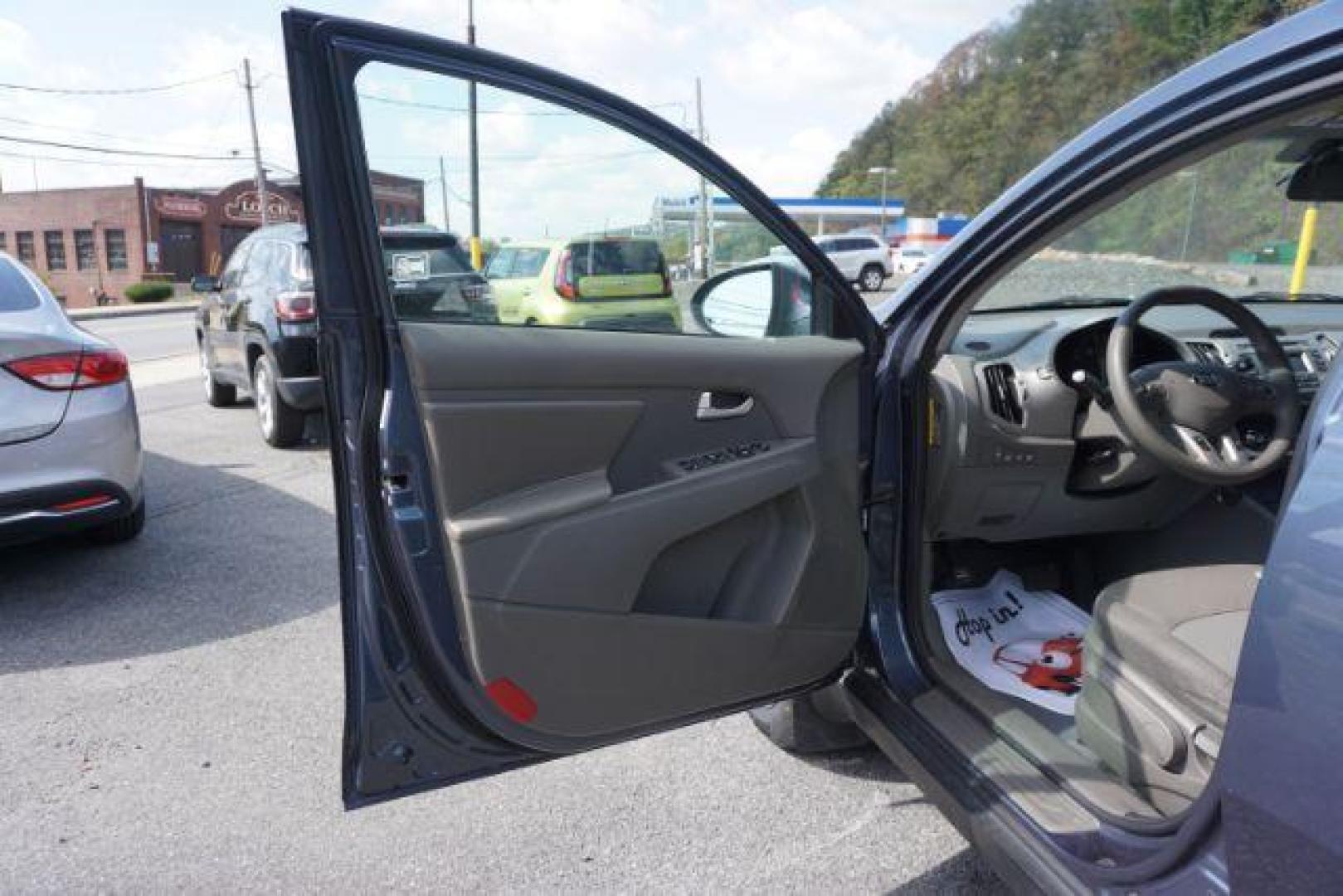 2016 Twilight Blue /Black, cloth Kia Sportage LX AWD (KNDPBCAC8G7) with an 2.4L V6 DOHC 24V engine, 6-Speed Automatic transmission, located at 312 Centre Ave, Schuylkill Haven, PA, 17972, (570) 593-5278, 40.638130, -76.177383 - remote engine starter, towing camper pkg - Photo#24
