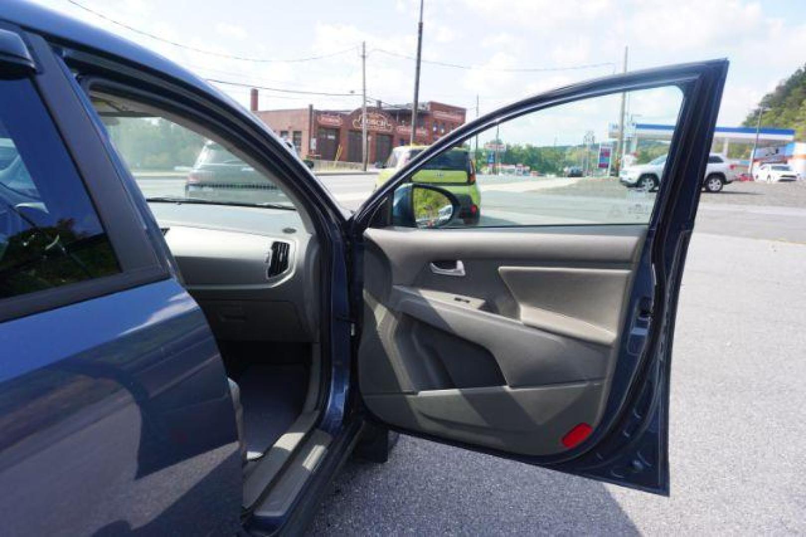 2016 Twilight Blue /Black, cloth Kia Sportage LX AWD (KNDPBCAC8G7) with an 2.4L V6 DOHC 24V engine, 6-Speed Automatic transmission, located at 312 Centre Ave, Schuylkill Haven, PA, 17972, (570) 593-5278, 40.638130, -76.177383 - remote engine starter, towing camper pkg - Photo#54