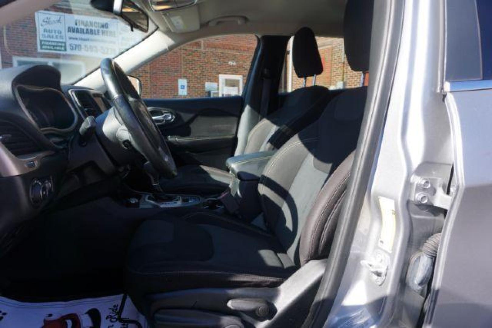 2017 Granite Metallic Clear Coat /Black, premium cloth Jeep Cherokee Latitude 4WD (1C4PJMCSXHW) with an 3.2L V6 DOHC 24V engine, 9-Speed Automatic transmission, located at 312 Centre Ave, Schuylkill Haven, PA, 17972, (570) 593-5278, 40.638130, -76.177383 - heated exterior mirrors, heated front seats, luggage rack, navigation system, passive keyless entry, rear parking sensors, remote engine starter - Photo#22