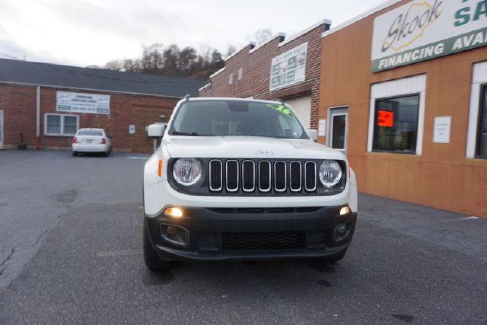 2016 Alpine White /Black, cloth Jeep Renegade Latitude 4WD (ZACCJBBT9GP) with an 2.4L L4 DOHC 16V engine, 6-Speed Manual transmission, located at 312 Centre Ave, Schuylkill Haven, PA, 17972, (570) 593-5278, 40.638130, -76.177383 - bluetooth connection, luggage rack, passive keyless entry, remote engine starter, - Photo#3