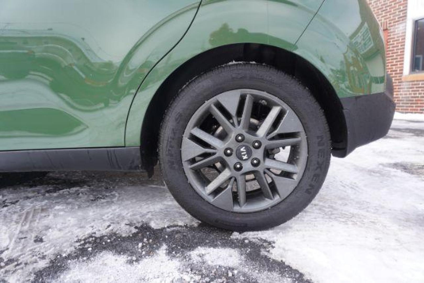 2020 Undercover Green /Gray Two-Tone Tricot Cloth, premium cloth Kia Soul EX (KNDJ33AU9L7) with an 2.0L L4 DOHC 16V engine, Continuously Variable Transmission transmission, located at 312 Centre Ave, Schuylkill Haven, PA, 17972, (570) 593-5278, 40.638130, -76.177383 - remote engine starter - Photo#10