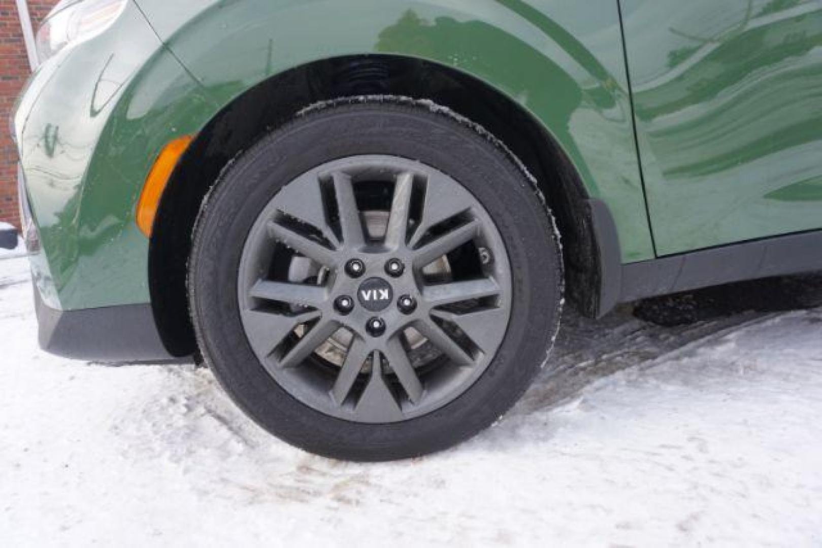 2020 Undercover Green /Gray Two-Tone Tricot Cloth, premium cloth Kia Soul EX (KNDJ33AU9L7) with an 2.0L L4 DOHC 16V engine, Continuously Variable Transmission transmission, located at 312 Centre Ave, Schuylkill Haven, PA, 17972, (570) 593-5278, 40.638130, -76.177383 - remote engine starter - Photo#11