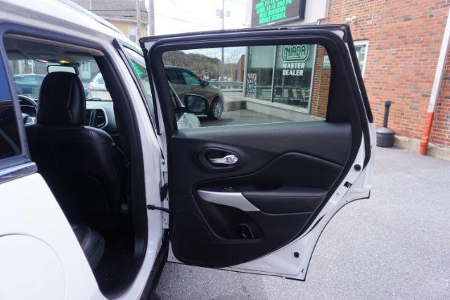 2018 Bright White Clear Coat /Black, leather/cloth Jeep Cherokee Latitude Plus 4WD (1C4PJMLX3JD) with an 3.2L V6 DOHC 24V engine, 9-Speed Automatic transmission, located at 312 Centre Ave, Schuylkill Haven, PA, 17972, (570) 593-5278, 40.638130, -76.177383 - Heated front seats, luggage rack, navigation, rear parking sensors, remote engine starter - Photo#43