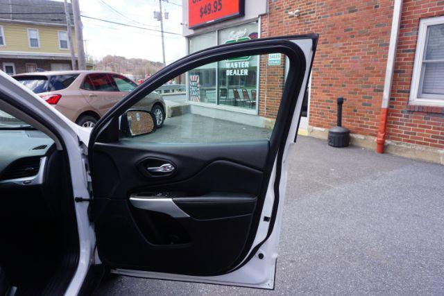 2018 Bright White Clear Coat /Black, leather/cloth Jeep Cherokee Latitude Plus 4WD (1C4PJMLX3JD) with an 3.2L V6 DOHC 24V engine, 9-Speed Automatic transmission, located at 312 Centre Ave, Schuylkill Haven, PA, 17972, (570) 593-5278, 40.638130, -76.177383 - Heated front seats, luggage rack, navigation, rear parking sensors, remote engine starter - Photo#50