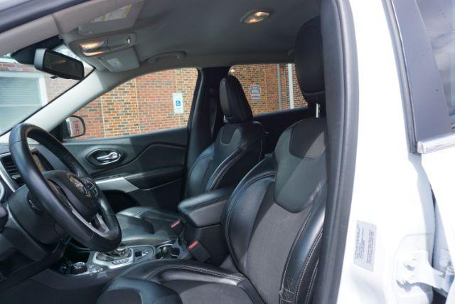 2018 Bright White Clear Coat /Black, leather/cloth Jeep Cherokee Latitude Plus 4WD (1C4PJMLX3JD) with an 3.2L V6 DOHC 24V engine, 9-Speed Automatic transmission, located at 312 Centre Ave, Schuylkill Haven, PA, 17972, (570) 593-5278, 40.638130, -76.177383 - Heated front seats, luggage rack, navigation, rear parking sensors, remote engine starter - Photo#23