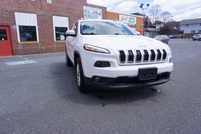 2018 Bright White Clear Coat /Black, leather/cloth Jeep Cherokee Latitude Plus 4WD (1C4PJMLX3JD) with an 3.2L V6 DOHC 24V engine, 9-Speed Automatic transmission, located at 312 Centre Ave, Schuylkill Haven, PA, 17972, (570) 593-5278, 40.638130, -76.177383 - Heated front seats, luggage rack, navigation, rear parking sensors, remote engine starter - Photo#5