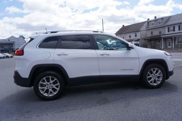 2018 Bright White Clear Coat /Black, leather/cloth Jeep Cherokee Latitude Plus 4WD (1C4PJMLX3JD) with an 3.2L V6 DOHC 24V engine, 9-Speed Automatic transmission, located at 312 Centre Ave, Schuylkill Haven, PA, 17972, (570) 593-5278, 40.638130, -76.177383 - Heated front seats, luggage rack, navigation, rear parking sensors, remote engine starter - Photo#9