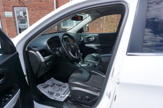 2018 Bright White Clear Coat /Black, leather/cloth Jeep Cherokee Latitude Plus 4WD (1C4PJMLX3JD) with an 3.2L V6 DOHC 24V engine, 9-Speed Automatic transmission, located at 312 Centre Ave, Schuylkill Haven, PA, 17972, (570) 593-5278, 40.638130, -76.177383 - Heated front seats, luggage rack, navigation, rear parking sensors, remote engine starter - Photo#21