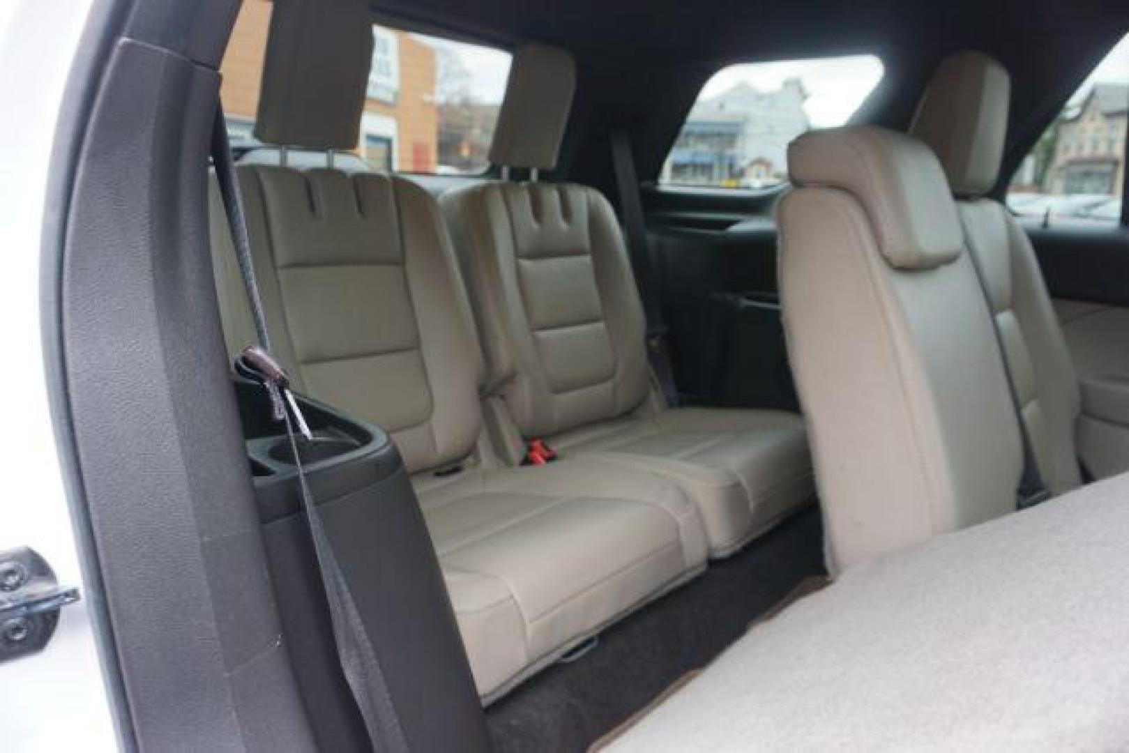 2015 Oxford White Clearcoat /Medium Light Stone, leather Ford Explorer XLT 4WD (1FM5K8D84FG) with an 3.5L V6 DOHC 24V engine, 6-Speed Automatic transmission, located at 312 Centre Ave, Schuylkill Haven, PA, 17972, (570) 593-5278, 40.638130, -76.177383 - Navigation, power liftgate, power sunroof - Photo#47