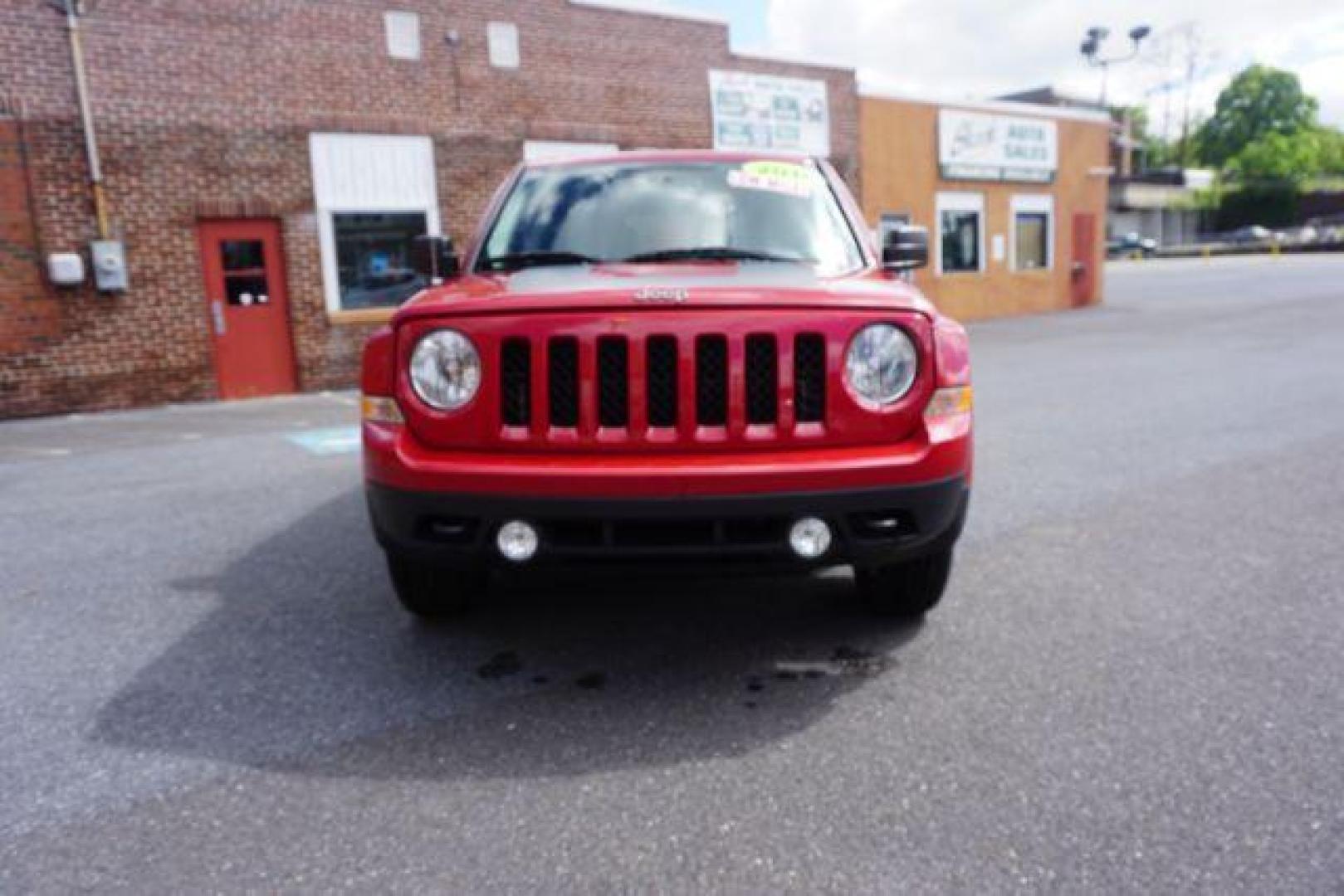 2016 Redline 2 Coat Pearl /Dark Slate Gray Jeep Patriot Sport SE (1C4NJRBB3GD) with an 2.4L I-4 DOHC engine, located at 312 Centre Ave, Schuylkill Haven, PA, 17972, (570) 593-5278, 40.638130, -76.177383 - Aluminum/Alloy wheels, Back up camera, locking/limited slip differential - Photo#4