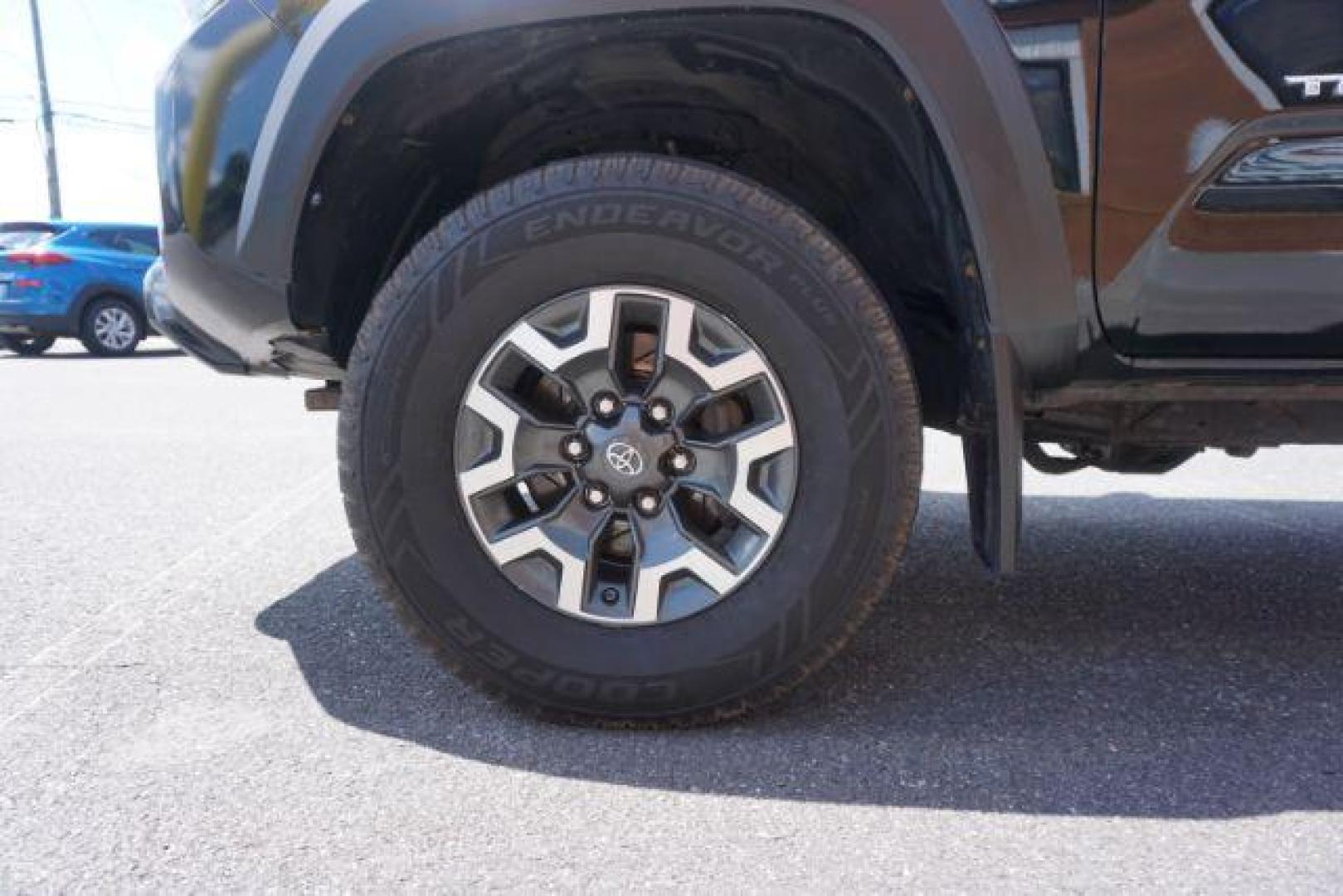 2018 Midnight Black Metallic Toyota Tacoma SR V6 | SR5 V6 | TRD Sport | TRD Off Road | TRD Pro | Limited (5TFCZ5AN4JX) with an 3.5L V-6 port/direct injection engine, located at 312 Centre Ave, Schuylkill Haven, PA, 17972, (570) 593-5278, 40.638130, -76.177383 - Aluminum/alloy wheels, Navigation system, rear parking sensor, hard bed cover, towing pkg - Photo#4
