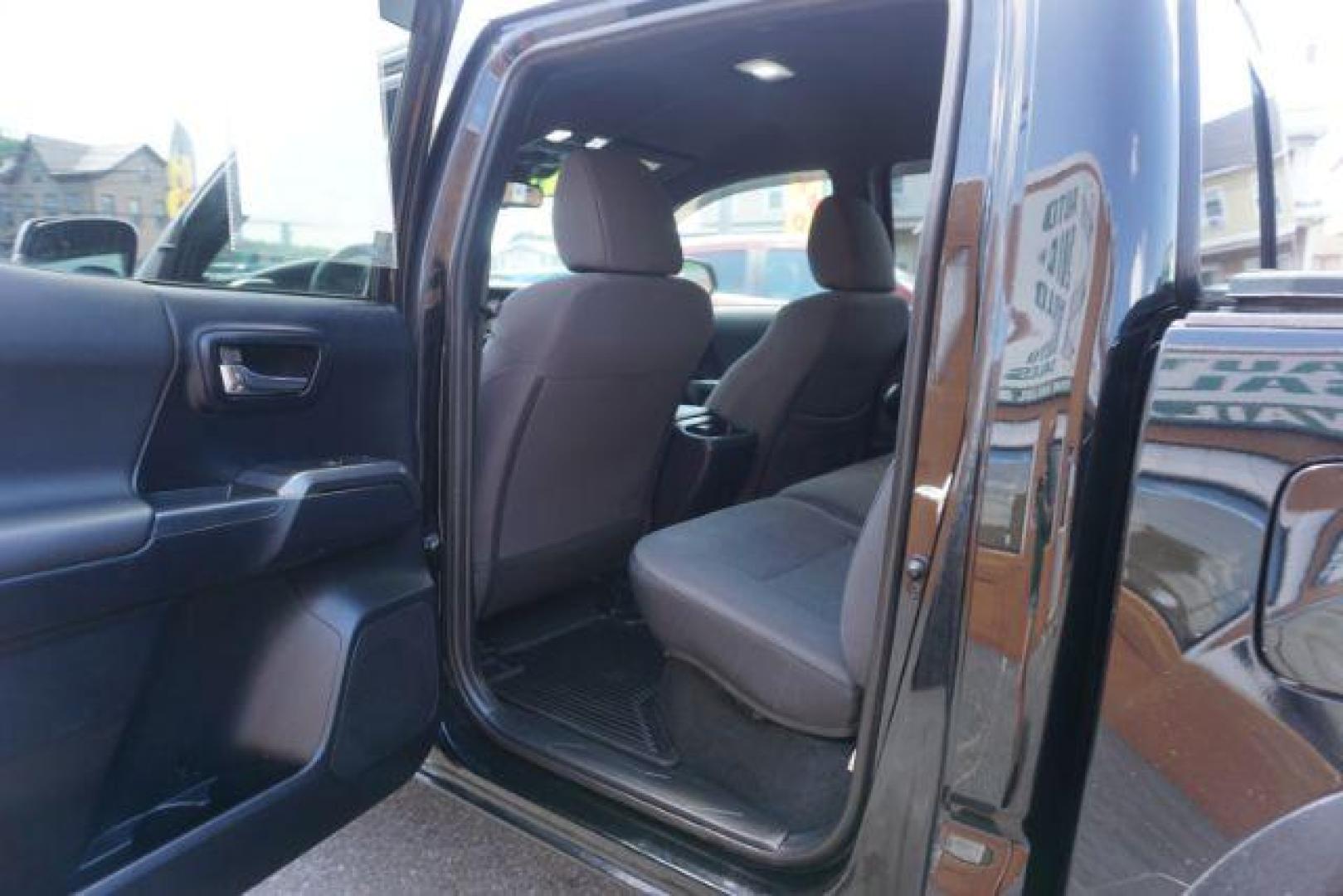 2018 Midnight Black Metallic Toyota Tacoma SR V6 | SR5 V6 | TRD Sport | TRD Off Road | TRD Pro | Limited (5TFCZ5AN4JX) with an 3.5L V-6 port/direct injection engine, located at 312 Centre Ave, Schuylkill Haven, PA, 17972, (570) 593-5278, 40.638130, -76.177383 - Aluminum/alloy wheels, Navigation system, rear parking sensor, hard bed cover, towing pkg - Photo#29
