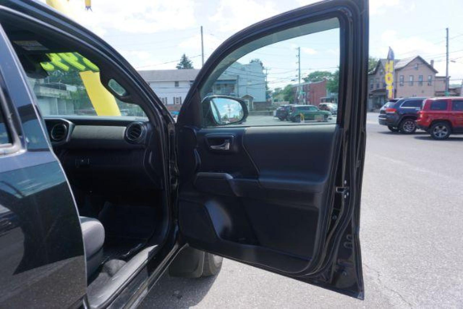 2018 Midnight Black Metallic Toyota Tacoma SR V6 | SR5 V6 | TRD Sport | TRD Off Road | TRD Pro | Limited (5TFCZ5AN4JX) with an 3.5L V-6 port/direct injection engine, located at 312 Centre Ave, Schuylkill Haven, PA, 17972, (570) 593-5278, 40.638130, -76.177383 - Aluminum/alloy wheels, Navigation system, rear parking sensor, hard bed cover, towing pkg - Photo#43