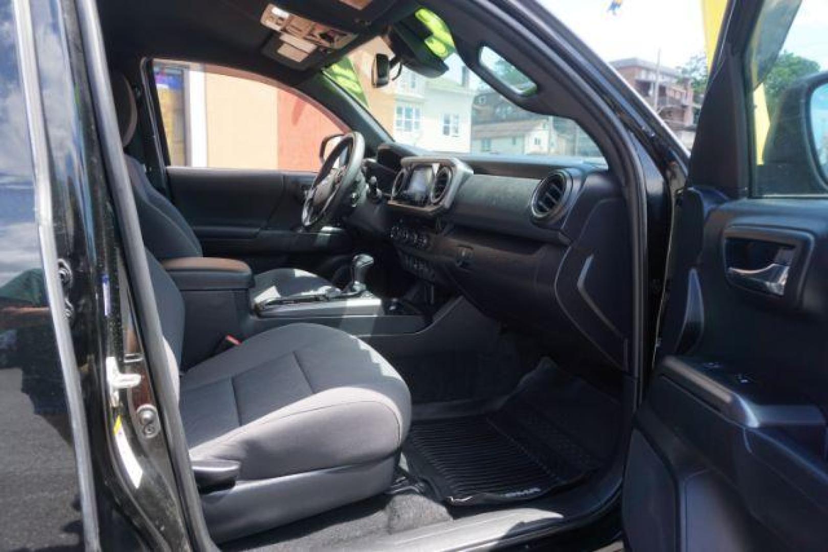 2018 Midnight Black Metallic Toyota Tacoma SR V6 | SR5 V6 | TRD Sport | TRD Off Road | TRD Pro | Limited (5TFCZ5AN4JX) with an 3.5L V-6 port/direct injection engine, located at 312 Centre Ave, Schuylkill Haven, PA, 17972, (570) 593-5278, 40.638130, -76.177383 - Aluminum/alloy wheels, Navigation system, rear parking sensor, hard bed cover, towing pkg - Photo#45