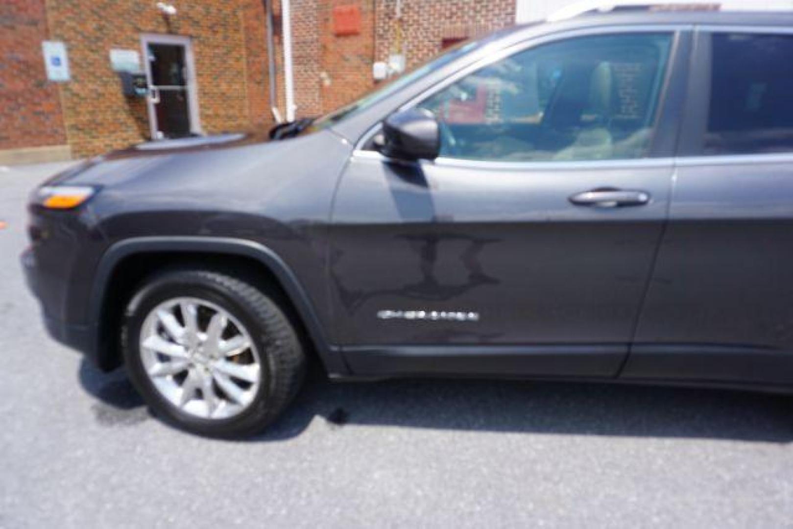 2015 Granite Crystal Metallic Clearcoat /Black Jeep Cherokee Limited (1C4PJMDS8FW) with an Pentastar 3.2L V-6 DOHC engine, located at 312 Centre Ave, Schuylkill Haven, PA, 17972, (570) 593-5278, 40.638130, -76.177383 - Photo#0