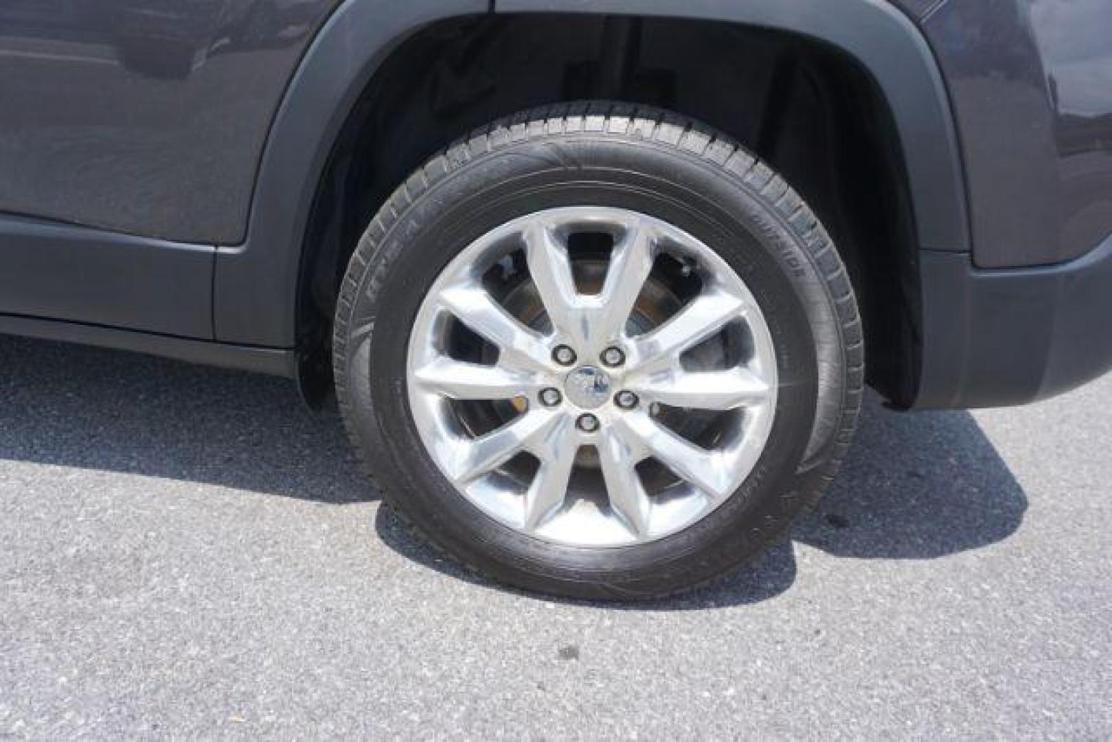 2015 Granite Crystal Metallic Clearcoat /Black Jeep Cherokee Limited (1C4PJMDS8FW) with an Pentastar 3.2L V-6 DOHC engine, located at 312 Centre Ave, Schuylkill Haven, PA, 17972, (570) 593-5278, 40.638130, -76.177383 - Photo#2