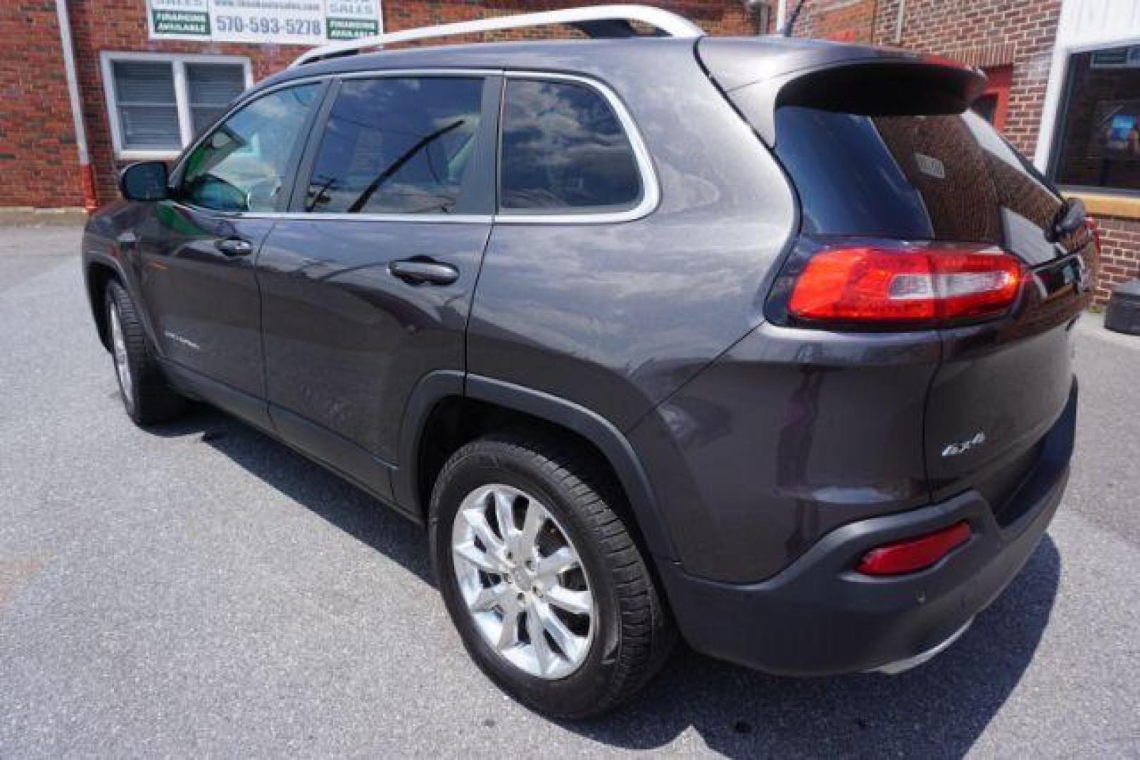 2015 Granite Crystal Metallic Clearcoat /Black Jeep Cherokee Limited (1C4PJMDS8FW) with an Pentastar 3.2L V-6 DOHC engine, located at 312 Centre Ave, Schuylkill Haven, PA, 17972, (570) 593-5278, 40.638130, -76.177383 - Photo#3