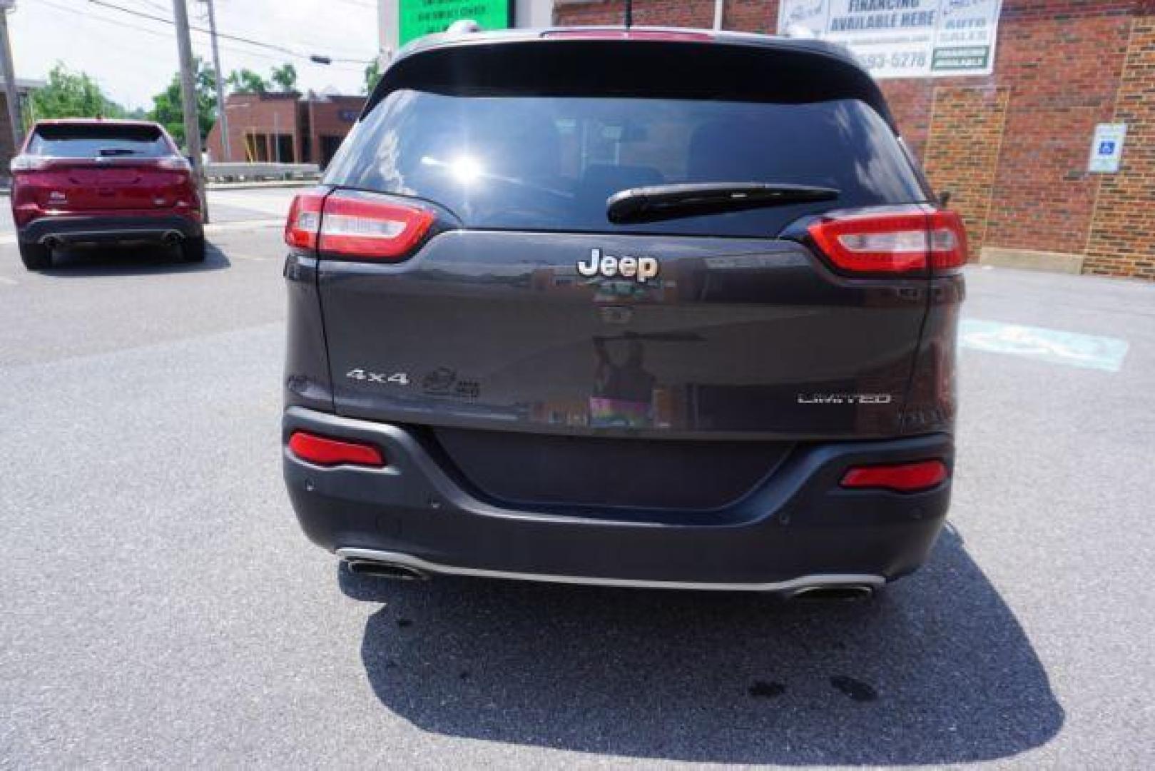2015 Granite Crystal Metallic Clearcoat /Black Jeep Cherokee Limited (1C4PJMDS8FW) with an Pentastar 3.2L V-6 DOHC engine, located at 312 Centre Ave, Schuylkill Haven, PA, 17972, (570) 593-5278, 40.638130, -76.177383 - Photo#5