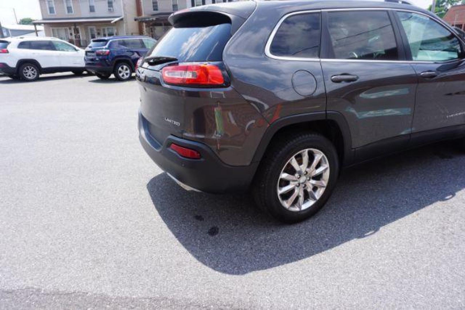2015 Granite Crystal Metallic Clearcoat /Black Jeep Cherokee Limited (1C4PJMDS8FW) with an Pentastar 3.2L V-6 DOHC engine, located at 312 Centre Ave, Schuylkill Haven, PA, 17972, (570) 593-5278, 40.638130, -76.177383 - Photo#8