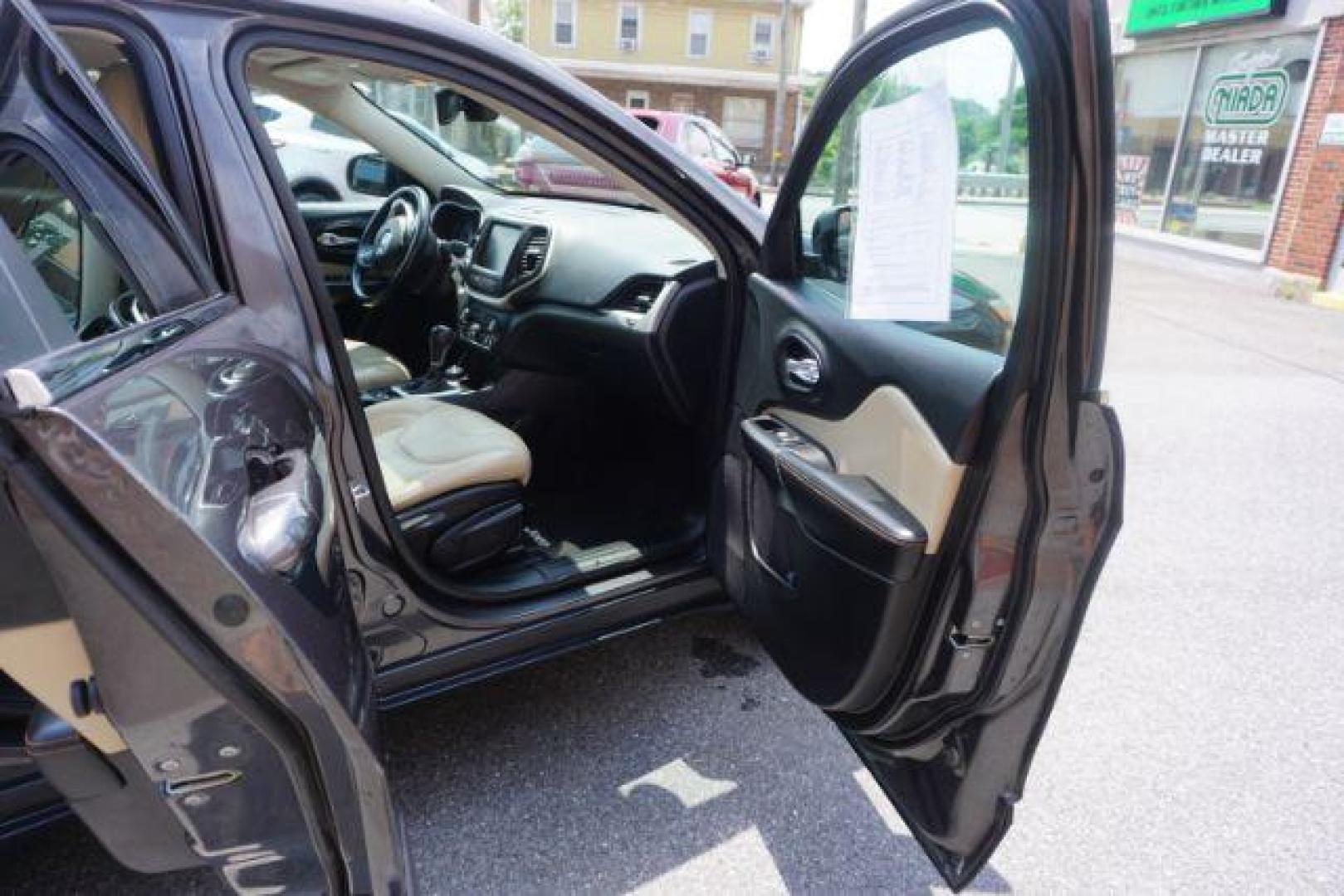 2015 Granite Crystal Metallic Clearcoat /Black Jeep Cherokee Limited (1C4PJMDS8FW) with an Pentastar 3.2L V-6 DOHC engine, located at 312 Centre Ave, Schuylkill Haven, PA, 17972, (570) 593-5278, 40.638130, -76.177383 - Photo#15