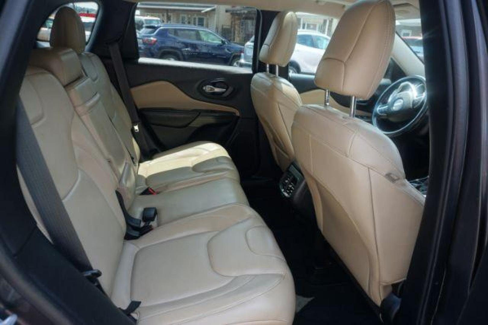 2015 Granite Crystal Metallic Clearcoat /Black Jeep Cherokee Limited (1C4PJMDS8FW) with an Pentastar 3.2L V-6 DOHC engine, located at 312 Centre Ave, Schuylkill Haven, PA, 17972, (570) 593-5278, 40.638130, -76.177383 - Photo#17
