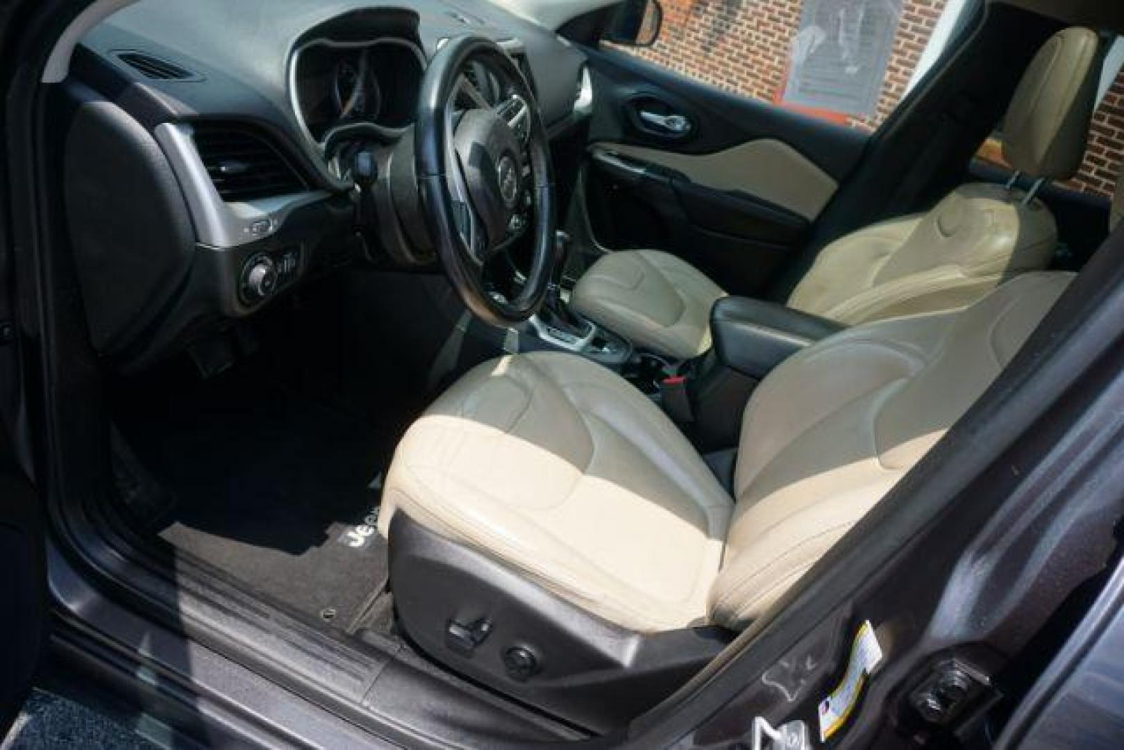 2015 Granite Crystal Metallic Clearcoat /Black Jeep Cherokee Limited (1C4PJMDS8FW) with an Pentastar 3.2L V-6 DOHC engine, located at 312 Centre Ave, Schuylkill Haven, PA, 17972, (570) 593-5278, 40.638130, -76.177383 - Photo#21