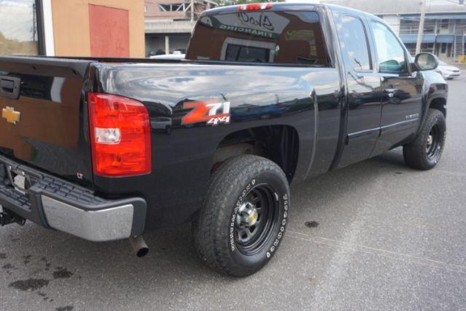2012 Black Chevrolet Silverado 1500 LT (1GCRKSE73CZ) , located at 312 Centre Ave, Schuylkill Haven, PA, 17972, (570) 593-5278, 40.638130, -76.177383 - Photo#5