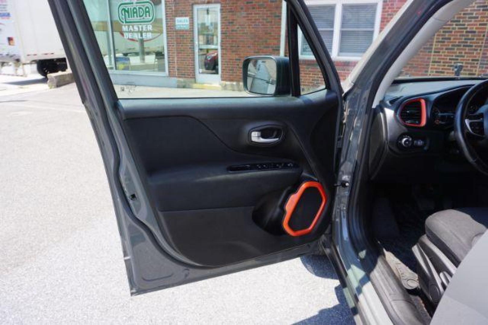 2020 Sting-Gray Clearcoat /Sandstorm/Black Jeep Renegade North Edition 4X4 (ZACNJBAB3LP) with an Tigershark MultiAir 2.4L I-4 variable valve contro engine, located at 312 Centre Ave, Schuylkill Haven, PA, 17972, (570) 593-5278, 40.638130, -76.177383 - Photo#3