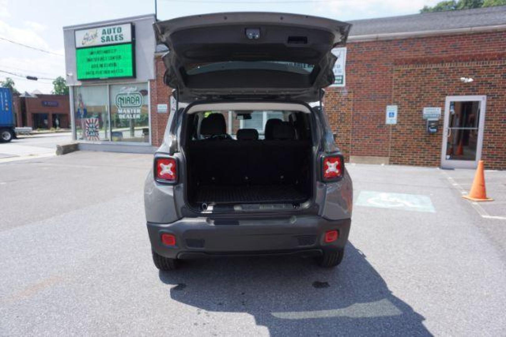 2020 Sting-Gray Clearcoat /Sandstorm/Black Jeep Renegade North Edition 4X4 (ZACNJBAB3LP) with an Tigershark MultiAir 2.4L I-4 variable valve contro engine, located at 312 Centre Ave, Schuylkill Haven, PA, 17972, (570) 593-5278, 40.638130, -76.177383 - Photo#10