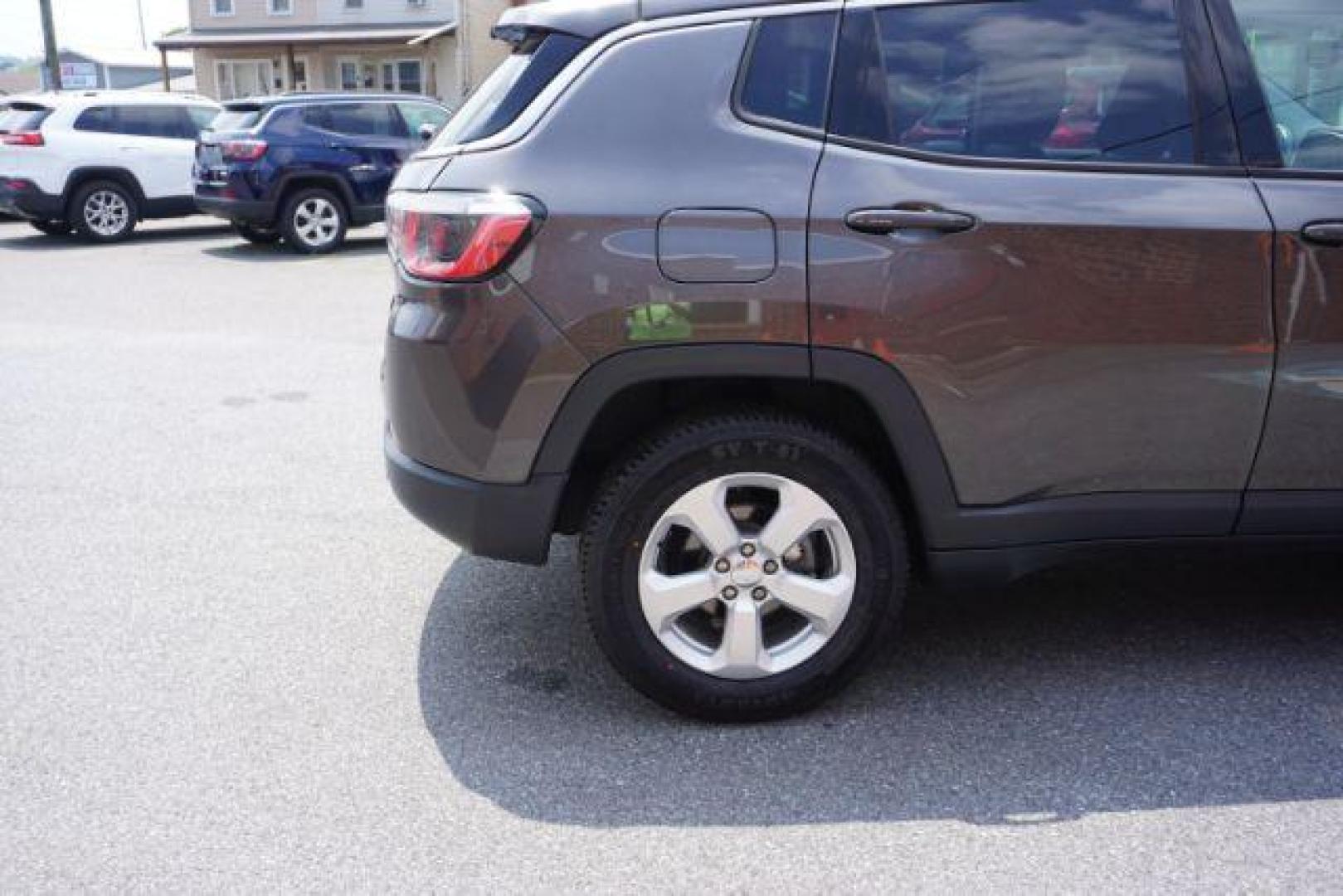 2018 Granite Crystal Metallic Clearcoat /Ski Gray/Black Jeep Compass Latitude 4x4 (3C4NJDBB4JT) , located at 312 Centre Ave, Schuylkill Haven, PA, 17972, (570) 593-5278, 40.638130, -76.177383 - Photo#4