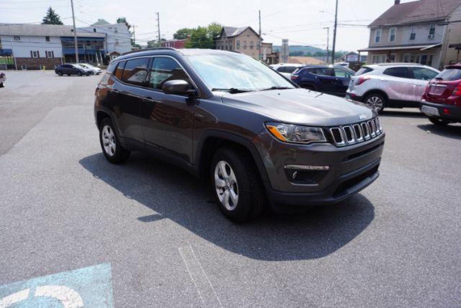 2018 Granite Crystal Metallic Clearcoat /Ski Gray/Black Jeep Compass Latitude 4x4 (3C4NJDBB4JT) , located at 312 Centre Ave, Schuylkill Haven, PA, 17972, (570) 593-5278, 40.638130, -76.177383 - Photo#7