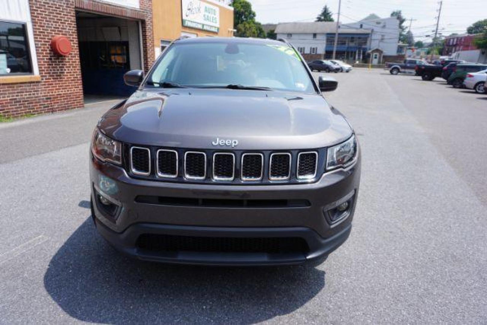 2018 Granite Crystal Metallic Clearcoat /Ski Gray/Black Jeep Compass Latitude 4x4 (3C4NJDBB4JT) , located at 312 Centre Ave, Schuylkill Haven, PA, 17972, (570) 593-5278, 40.638130, -76.177383 - Photo#23