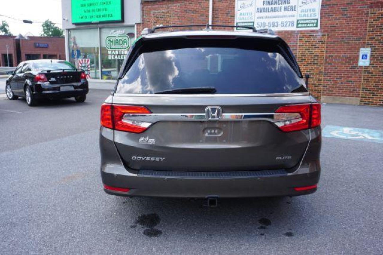 2018 Pacific Pewter Metallic /Gray Honda Odyssey Elite (5FNRL6H94JB) with an 3.5L V-6 gasoline direct injection engine, located at 312 Centre Ave, Schuylkill Haven, PA, 17972, (570) 593-5278, 40.638130, -76.177383 - Photo#5