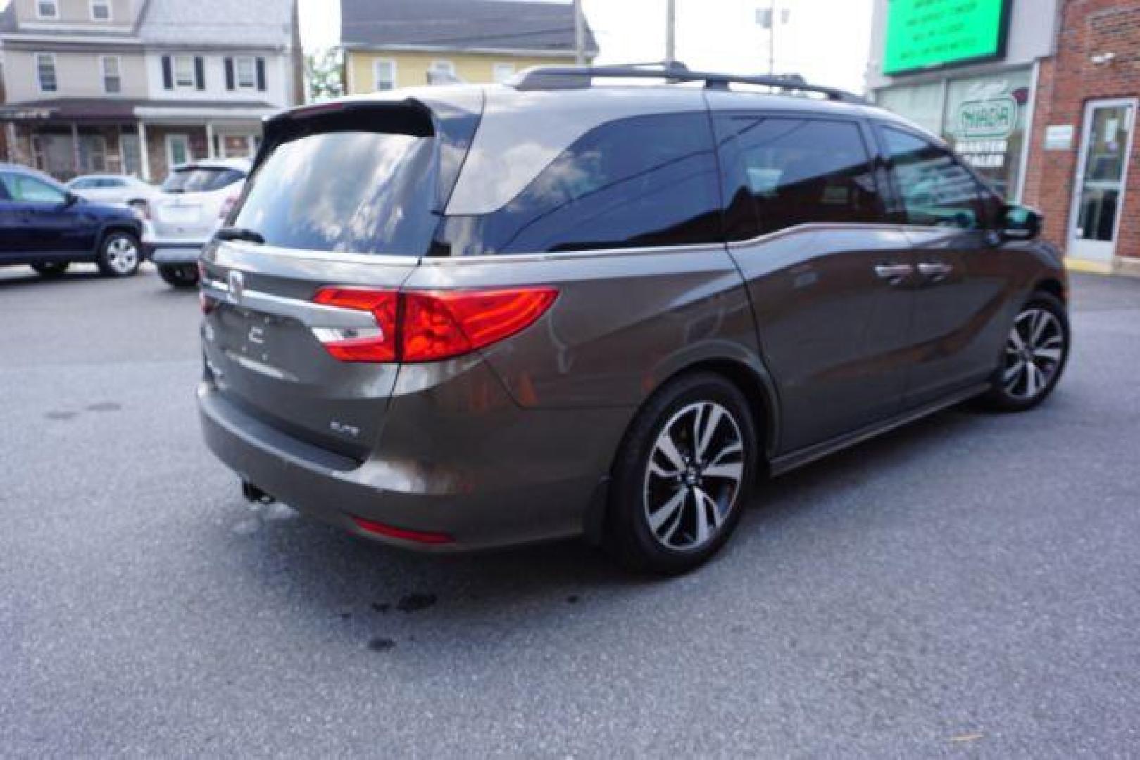 2018 Pacific Pewter Metallic /Gray Honda Odyssey Elite (5FNRL6H94JB) with an 3.5L V-6 gasoline direct injection engine, located at 312 Centre Ave, Schuylkill Haven, PA, 17972, (570) 593-5278, 40.638130, -76.177383 - Photo#6
