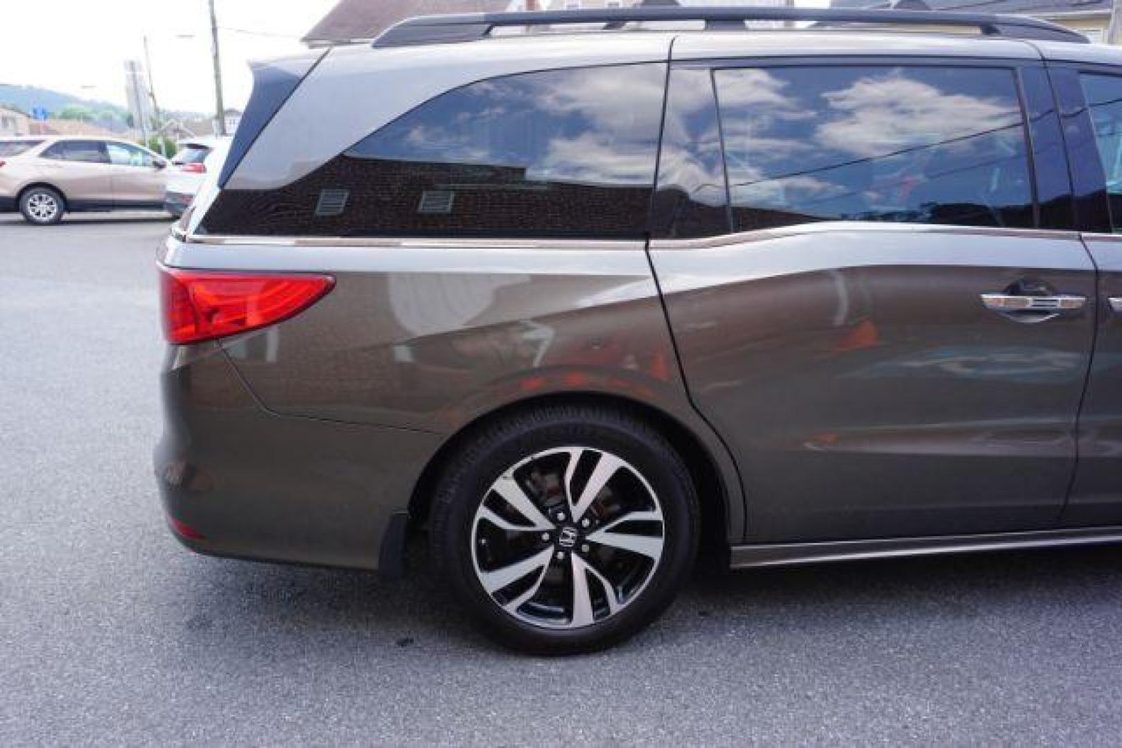 2018 Pacific Pewter Metallic /Gray Honda Odyssey Elite (5FNRL6H94JB) with an 3.5L V-6 gasoline direct injection engine, located at 312 Centre Ave, Schuylkill Haven, PA, 17972, (570) 593-5278, 40.638130, -76.177383 - Photo#7
