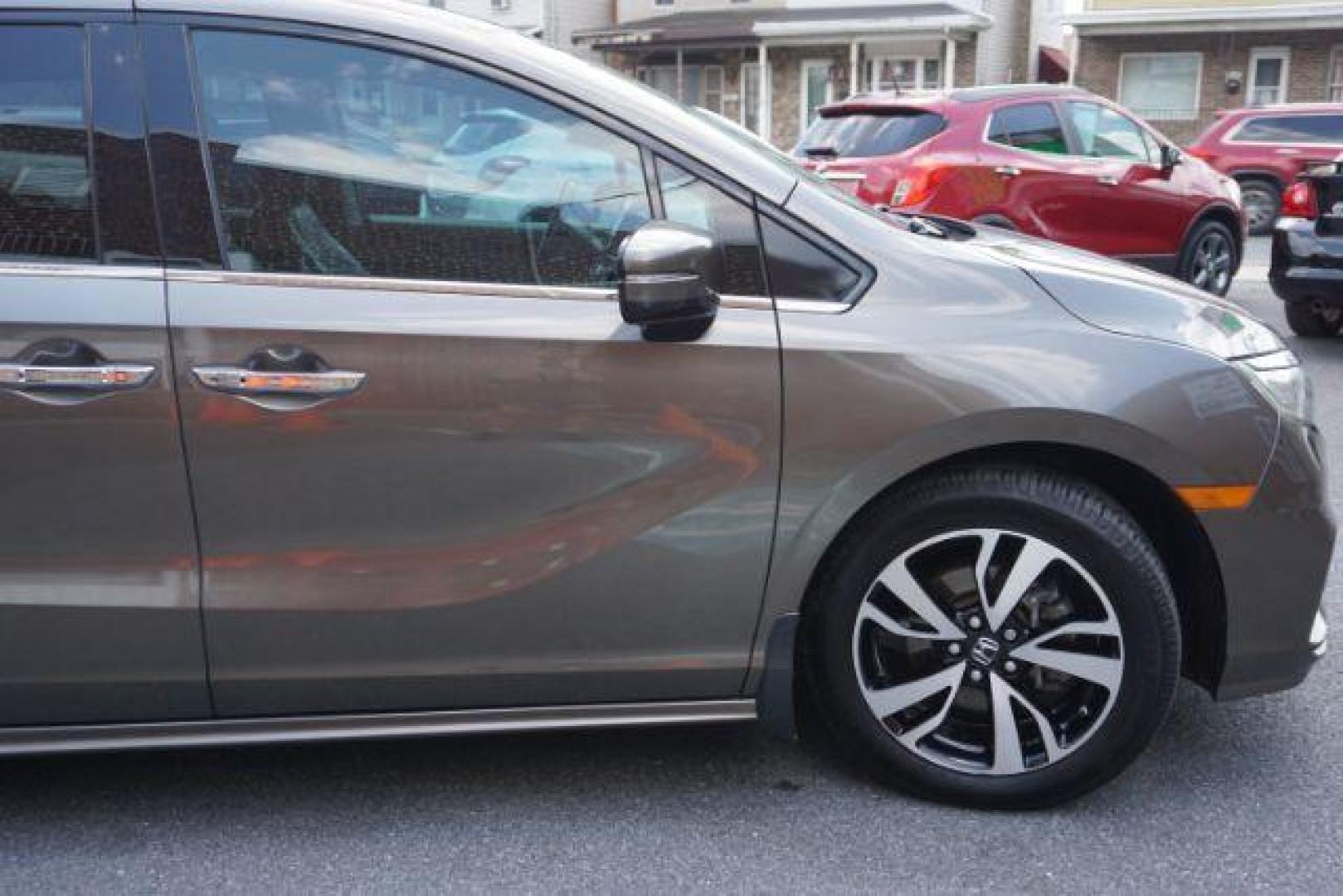 2018 Pacific Pewter Metallic /Gray Honda Odyssey Elite (5FNRL6H94JB) with an 3.5L V-6 gasoline direct injection engine, located at 312 Centre Ave, Schuylkill Haven, PA, 17972, (570) 593-5278, 40.638130, -76.177383 - Photo#8