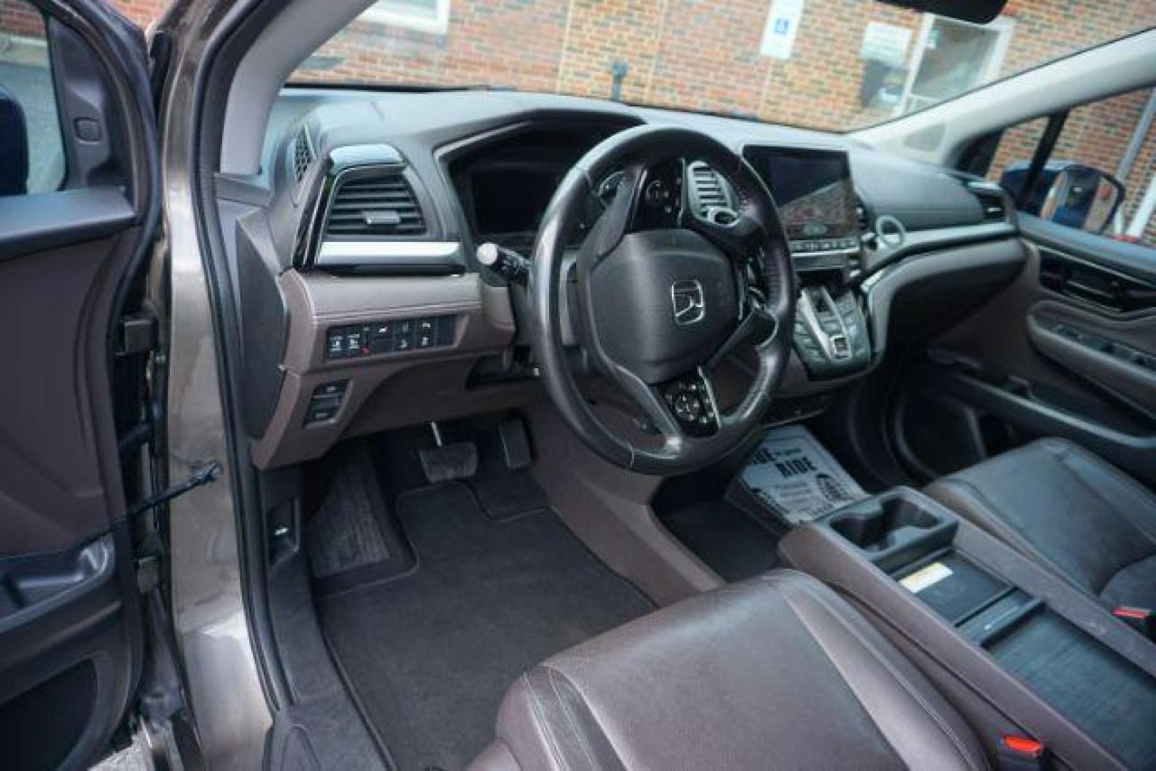 2018 Pacific Pewter Metallic /Gray Honda Odyssey Elite (5FNRL6H94JB) with an 3.5L V-6 gasoline direct injection engine, located at 312 Centre Ave, Schuylkill Haven, PA, 17972, (570) 593-5278, 40.638130, -76.177383 - Photo#15