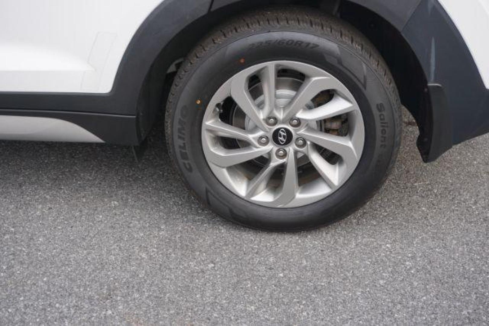 2017 Winter White /Gray Hyundai Tucson SE (KM8J3CA4XHU) with an Nu 2L I-4 gasoline direct injection engine, located at 312 Centre Ave, Schuylkill Haven, PA, 17972, (570) 593-5278, 40.638130, -76.177383 - Photo#27