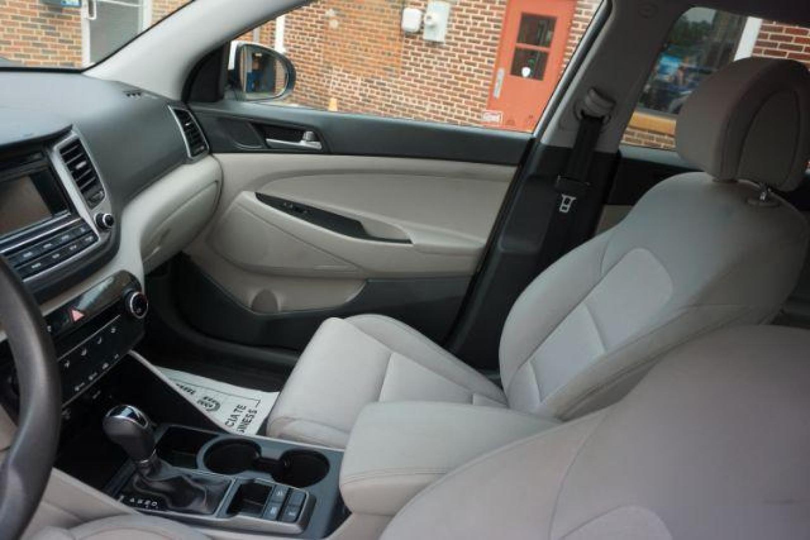 2017 Winter White /Gray Hyundai Tucson SE (KM8J3CA4XHU) with an Nu 2L I-4 gasoline direct injection engine, located at 312 Centre Ave, Schuylkill Haven, PA, 17972, (570) 593-5278, 40.638130, -76.177383 - Photo#11