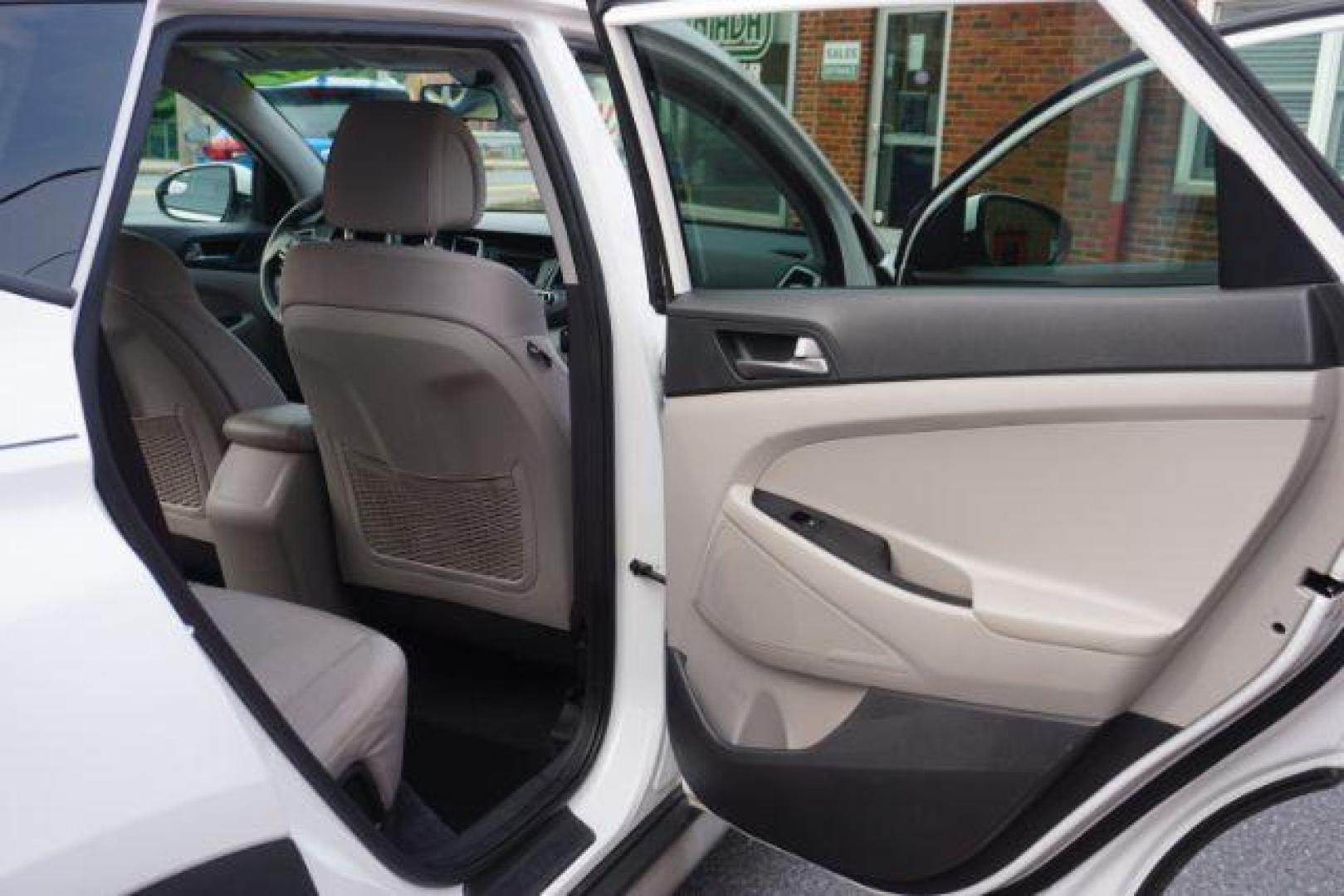 2017 Winter White /Gray Hyundai Tucson SE (KM8J3CA4XHU) with an Nu 2L I-4 gasoline direct injection engine, located at 312 Centre Ave, Schuylkill Haven, PA, 17972, (570) 593-5278, 40.638130, -76.177383 - Photo#22