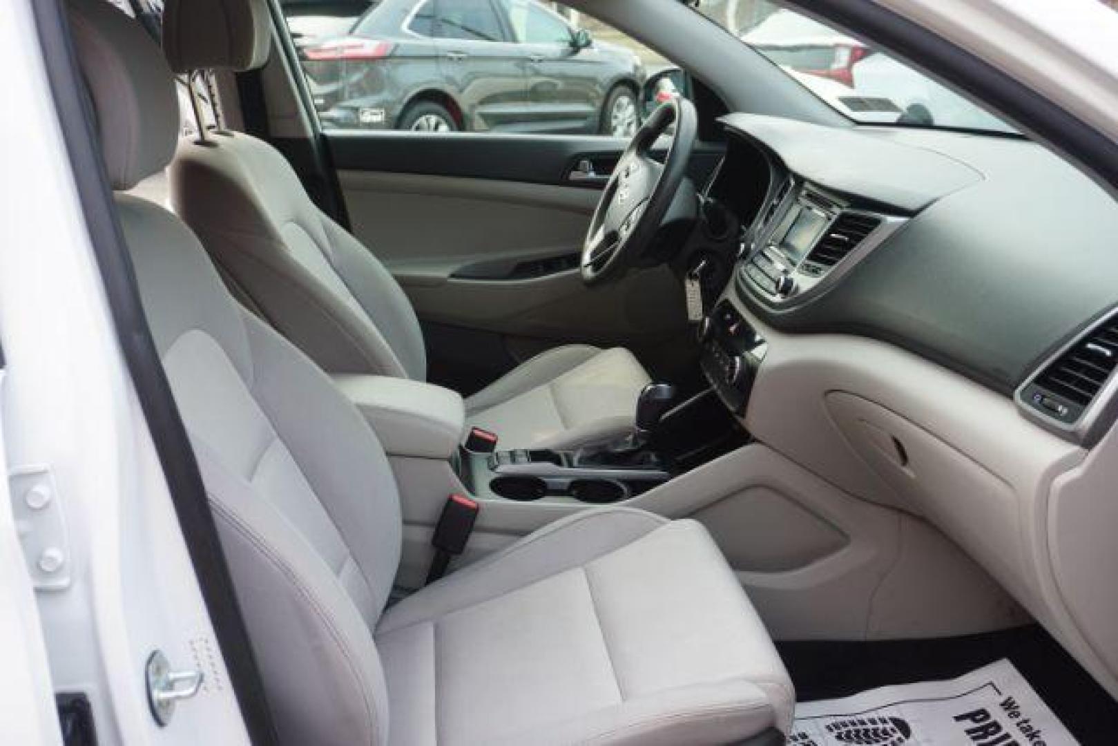 2017 Winter White /Gray Hyundai Tucson SE (KM8J3CA4XHU) with an Nu 2L I-4 gasoline direct injection engine, located at 312 Centre Ave, Schuylkill Haven, PA, 17972, (570) 593-5278, 40.638130, -76.177383 - Photo#23