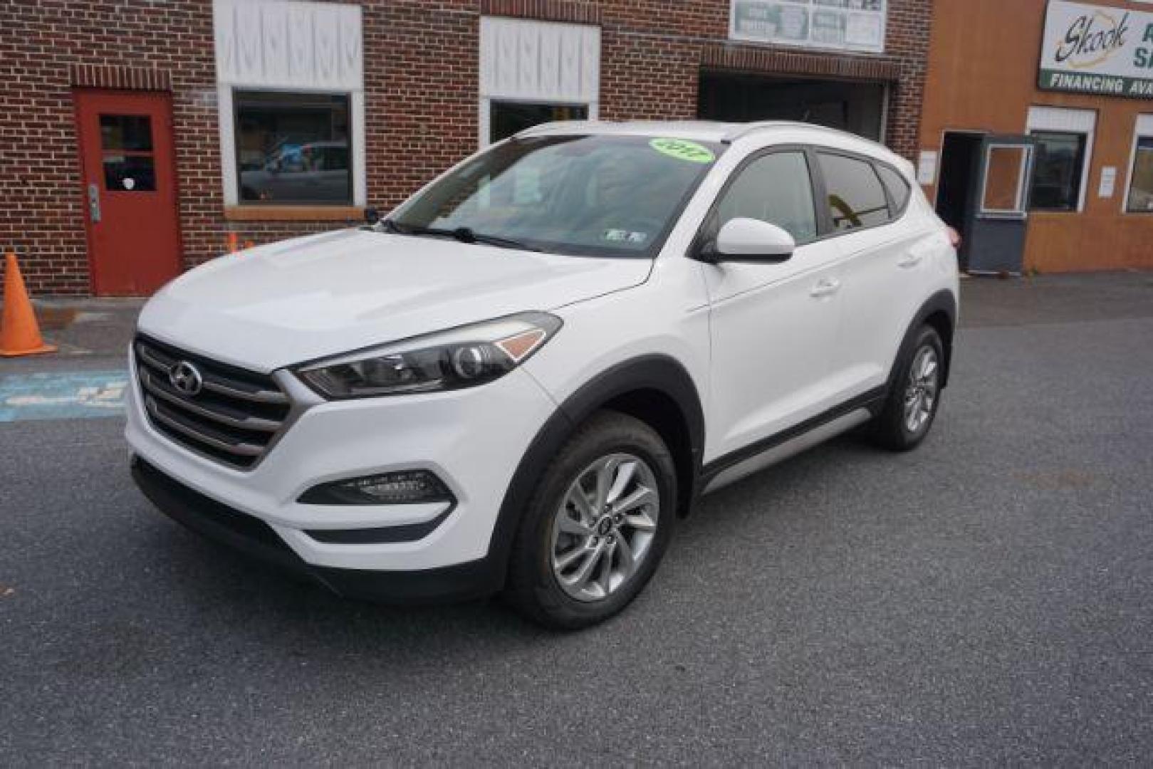 2017 Winter White /Gray Hyundai Tucson SE (KM8J3CA4XHU) with an Nu 2L I-4 gasoline direct injection engine, located at 312 Centre Ave, Schuylkill Haven, PA, 17972, (570) 593-5278, 40.638130, -76.177383 - Photo#3