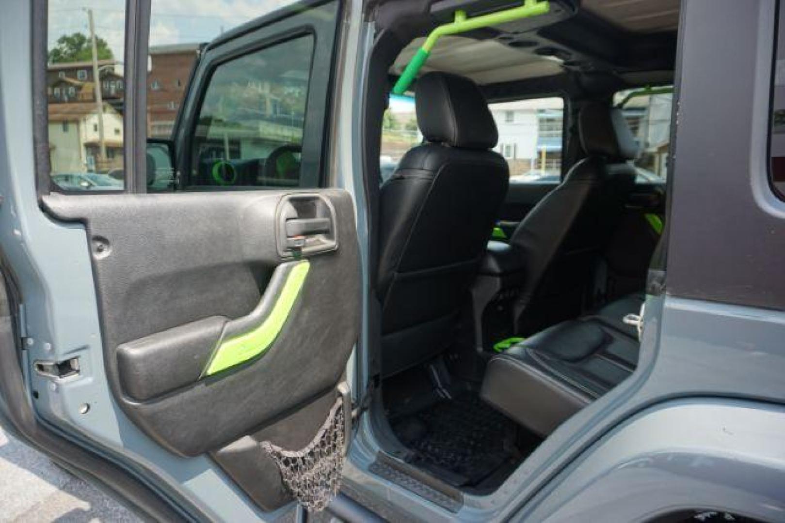 2015 Billet Silver Metallic Clearcoat /Black Jeep Wrangler Unlimited Sahara (1C4HJWEG5FL) with an 3.6L V-6 DOHC engine, located at 312 Centre Ave, Schuylkill Haven, PA, 17972, (570) 593-5278, 40.638130, -76.177383 - Photo#20