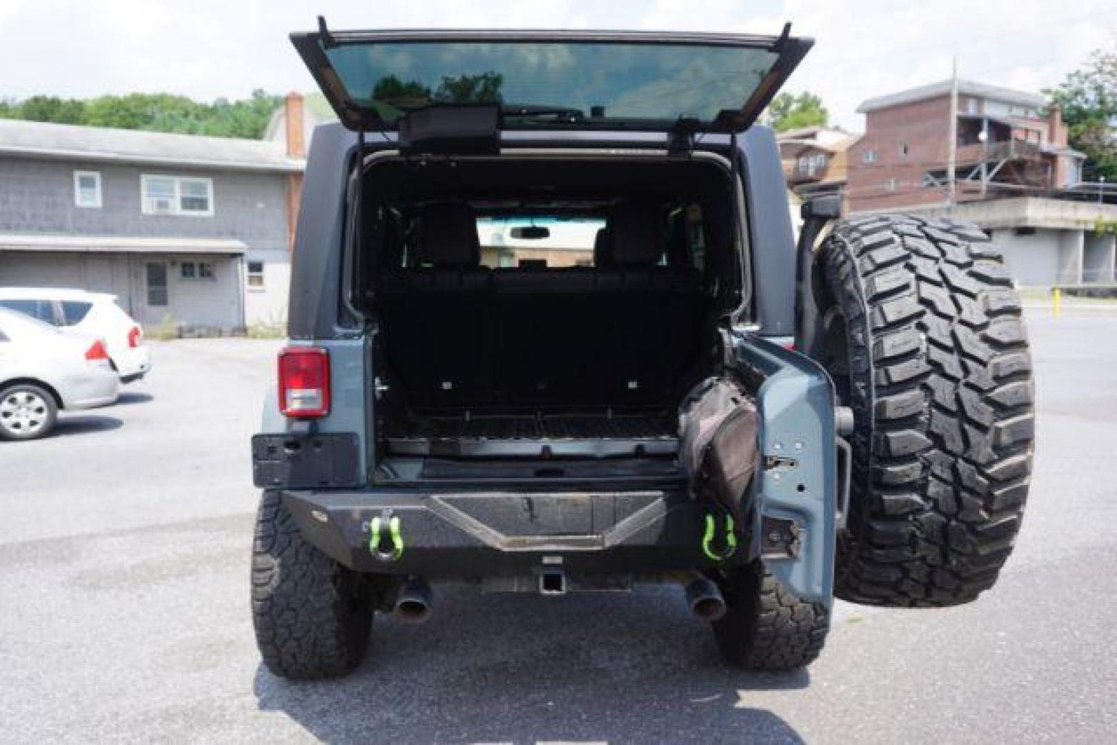 2015 Billet Silver Metallic Clearcoat /Black Jeep Wrangler Unlimited Sahara (1C4HJWEG5FL) with an 3.6L V-6 DOHC engine, located at 312 Centre Ave, Schuylkill Haven, PA, 17972, (570) 593-5278, 40.638130, -76.177383 - Photo#23