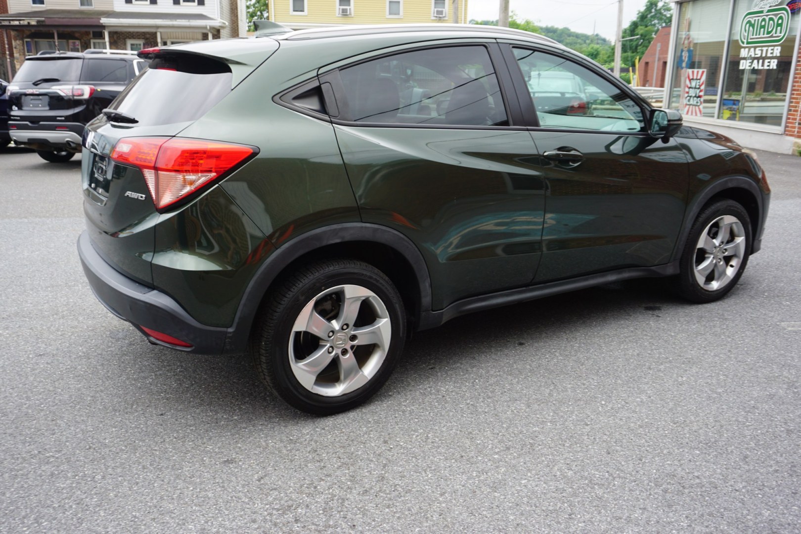 2017 Misty Green Pearl /Gray HONDA HR-V EX-L W/ NAVI (3CZRU6H77HM) with an 1.8L I-4 variable valve control engine, located at 312 Centre Ave, Schuylkill Haven, PA, 17972, (570) 593-5278, 40.638130, -76.177383 - Photo#9